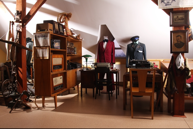 Zdjęcia mundurów - 04_izba_regionalna_foto.jpg