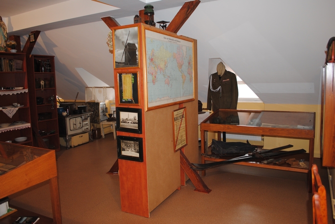 Zdjęcie pamiątek - 11_izba_regionalna_foto.jpg